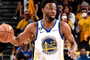 爱游戏官方网站-西亚卡姆意外战胜勇士，比赛局势复杂引爆全场！-爱游戏官方网站