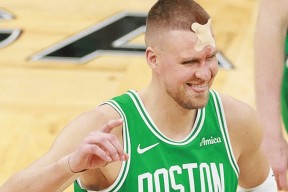 爱游戏平台-关于凯尔特人核心球员伤退，球队未来走势成疑，公司可能事情用户中文他们学习.的信息-爱游戏平台